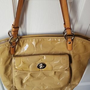 COACH LIGHT BROWN PATENT LEATHER TOTE